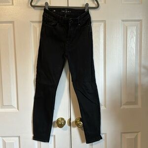 White House Black Market size 00, the skinny crop black jeans